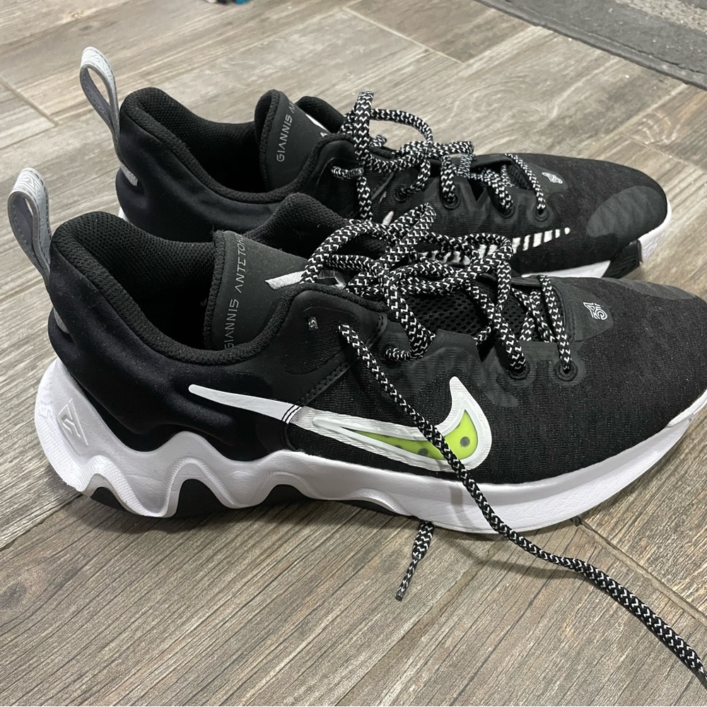 Size 11 basketball shoes, worn once